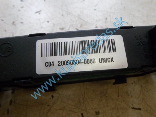vypínač na výstražné smerovky na hyundai accent, C04 20090604-0068